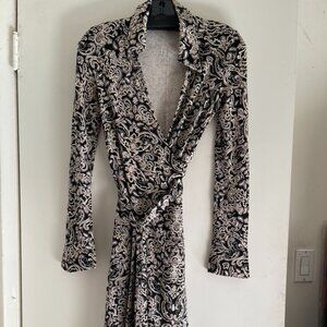 RARE & GORGEOUS Diane von Furstenberg Vintage Jewel Silk Wrap Dress Size 2